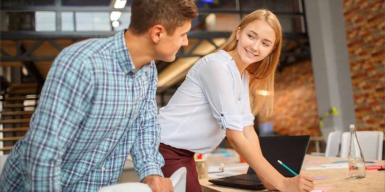 Flirter sur son lieu de travail