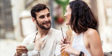 10 ideas to start a conversation in a fun and original way