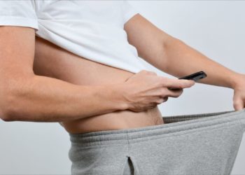 Is it a good idea to use photos of your genitals to seduce someone?