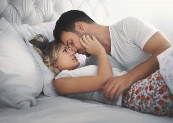 Comment pimenter sa vie sexuelle en couple ?