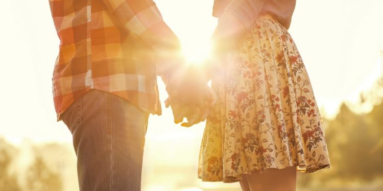 90% of women expect a man to make the first move