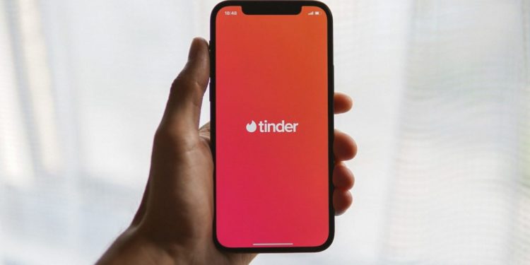 Flirting on the Tinder app